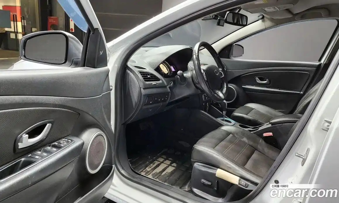 Renault SM3 2017 1.6 гидро в Москве № 1402824, фото 10