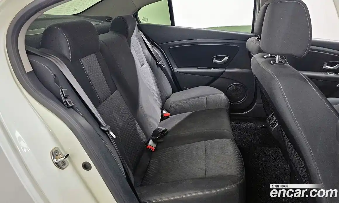 Renault SM3 2009 1.6 гидро в Москве № 1402852, фото 12