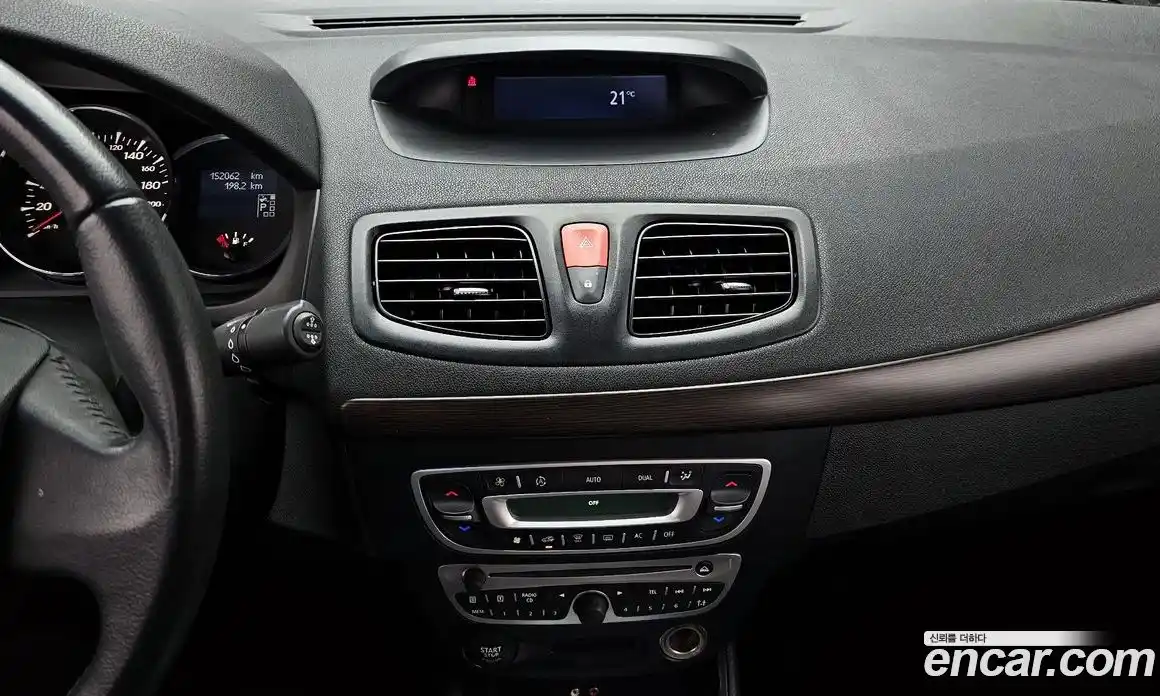 Renault SM3 2009 1.6 гидро в Москве № 1402852, фото 14