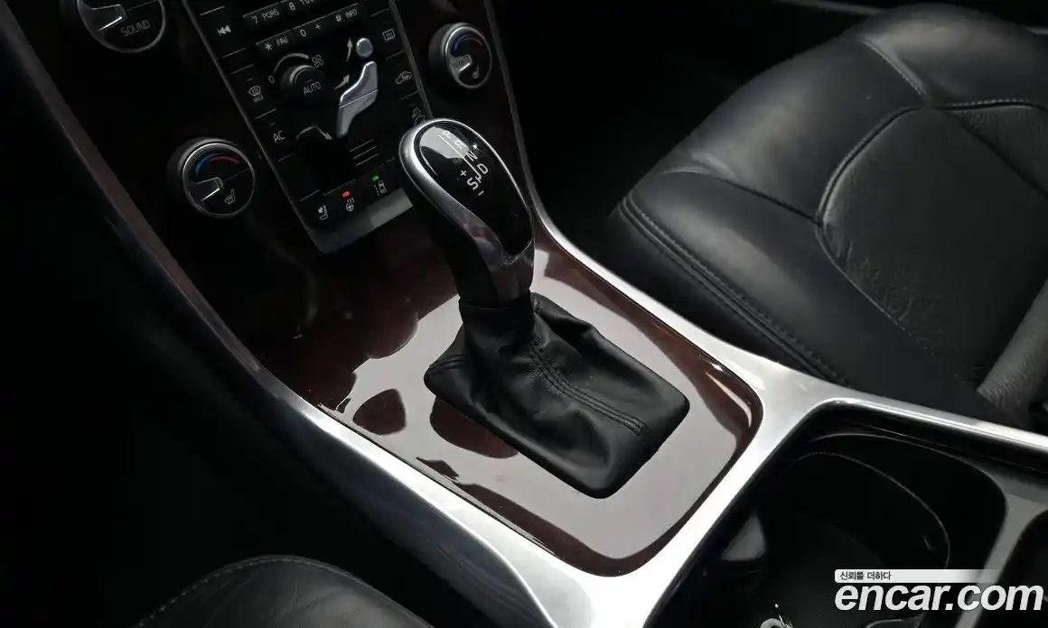 Volvo XC70 2014 2.4 гидро в Москве № 1404755, фото 9