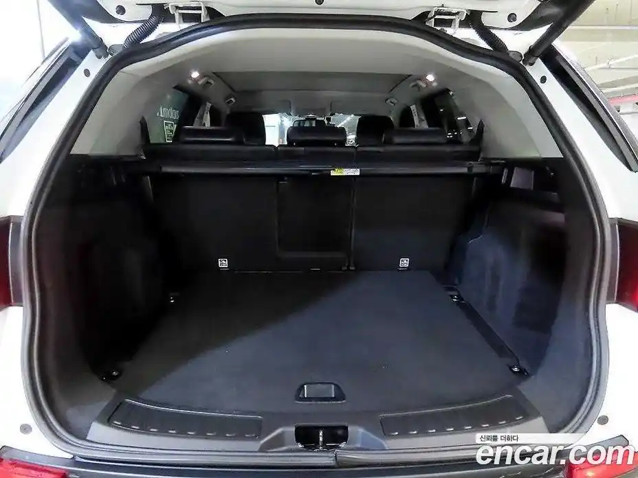 Land Rover Discovery Sport 2019 2.0 гидро в Москве № 1405150, фото 17