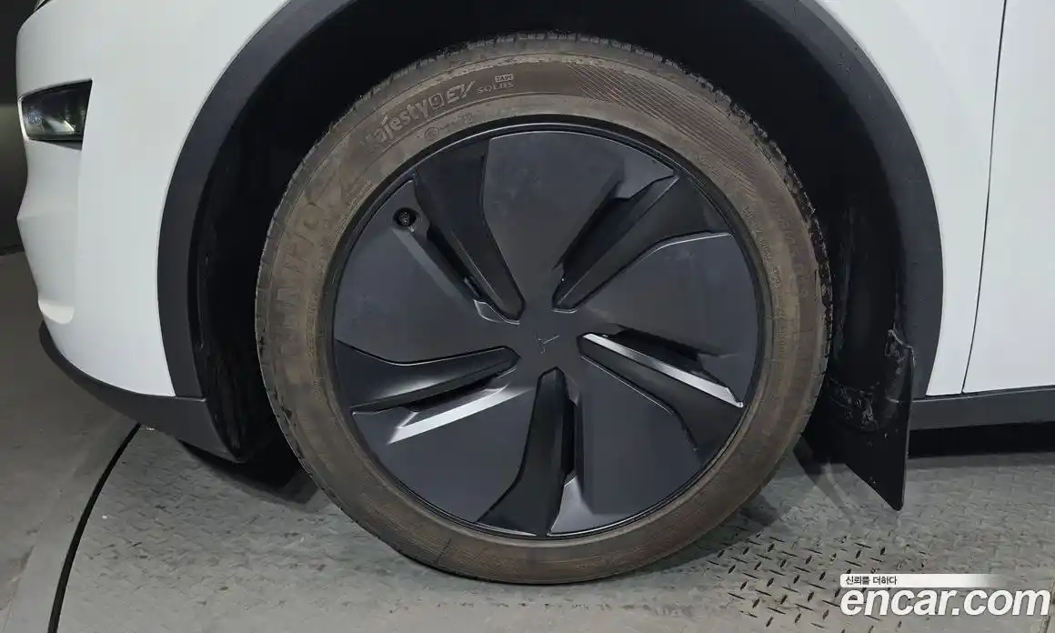 Tesla Model Y 2025 0.2 гидро в Москве № 1405352, фото 5