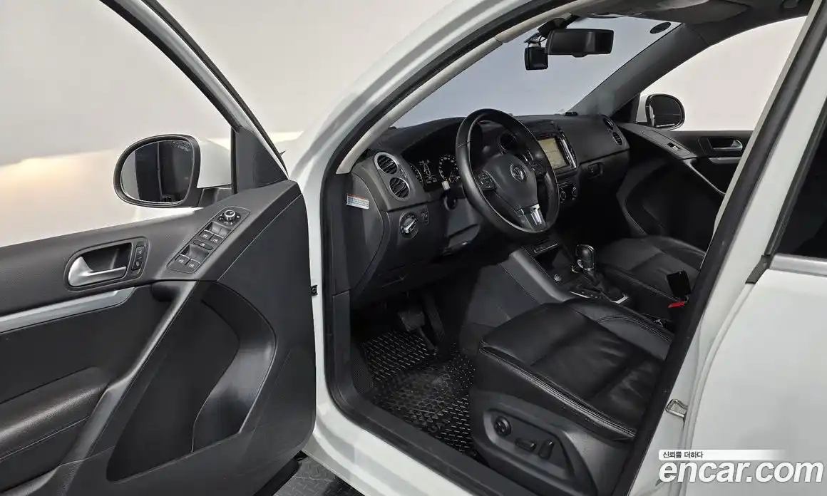 Volkswagen Tiguan 2014 2.0 гидро в Москве № 1405562, фото 10
