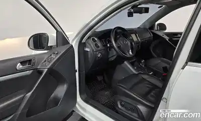 Volkswagen Tiguan 2014 2.0 гидро в Москве № 1405562, миниатюра 10