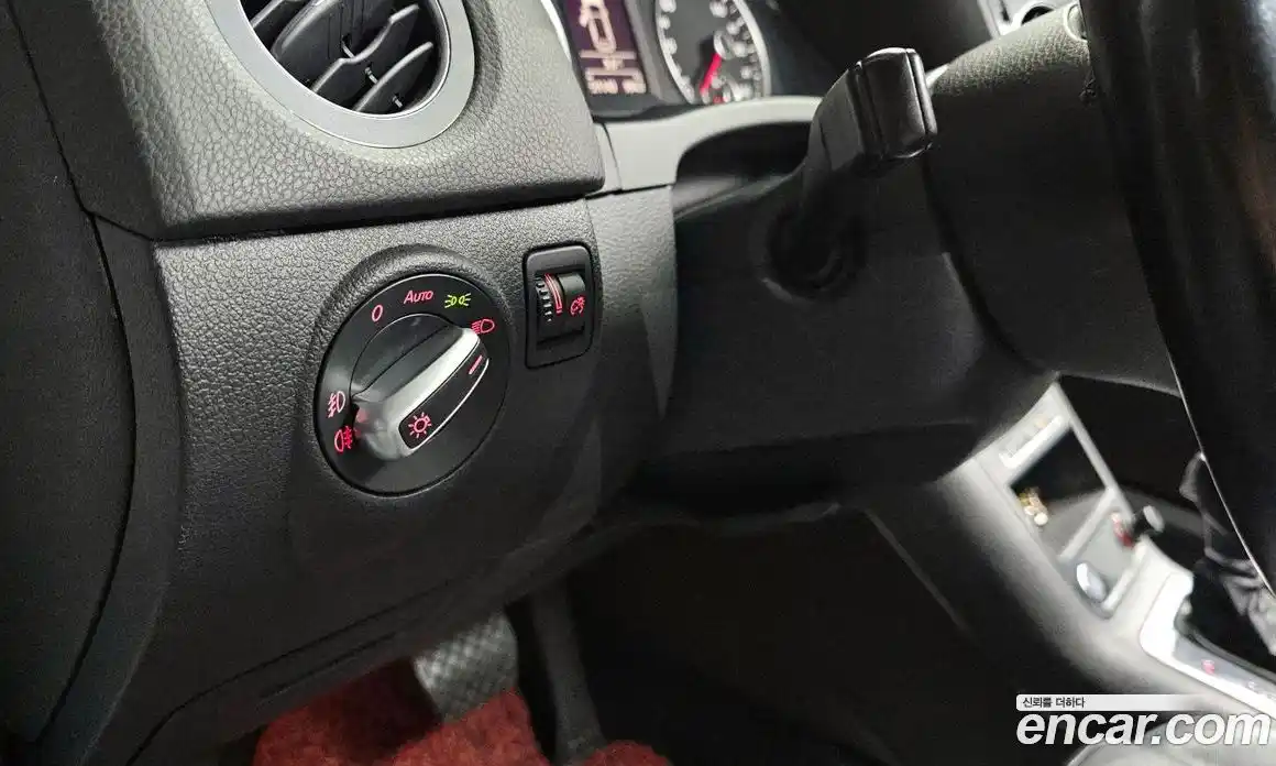Volkswagen Tiguan 2015 2.0 гидро в Москве № 1405609, фото 14