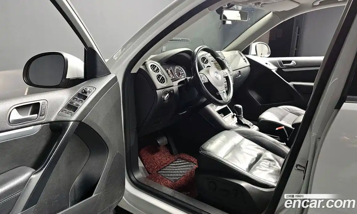 Volkswagen Tiguan 2015 2.0 гидро в Москве № 1405609, фото 10