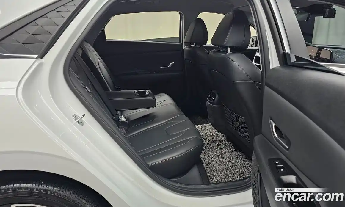 Hyundai Avante 2023 1.6 Автомат в Москве № 1417521, фото 11