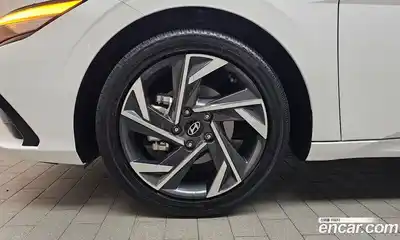 Hyundai Avante 2023 1.6 Автомат в Москве № 1417521, миниатюра 5