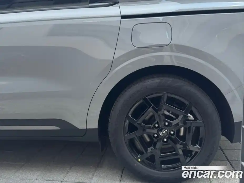 Kia Canival 2025 1.6 гидро в Москве № 1417698, фото 4