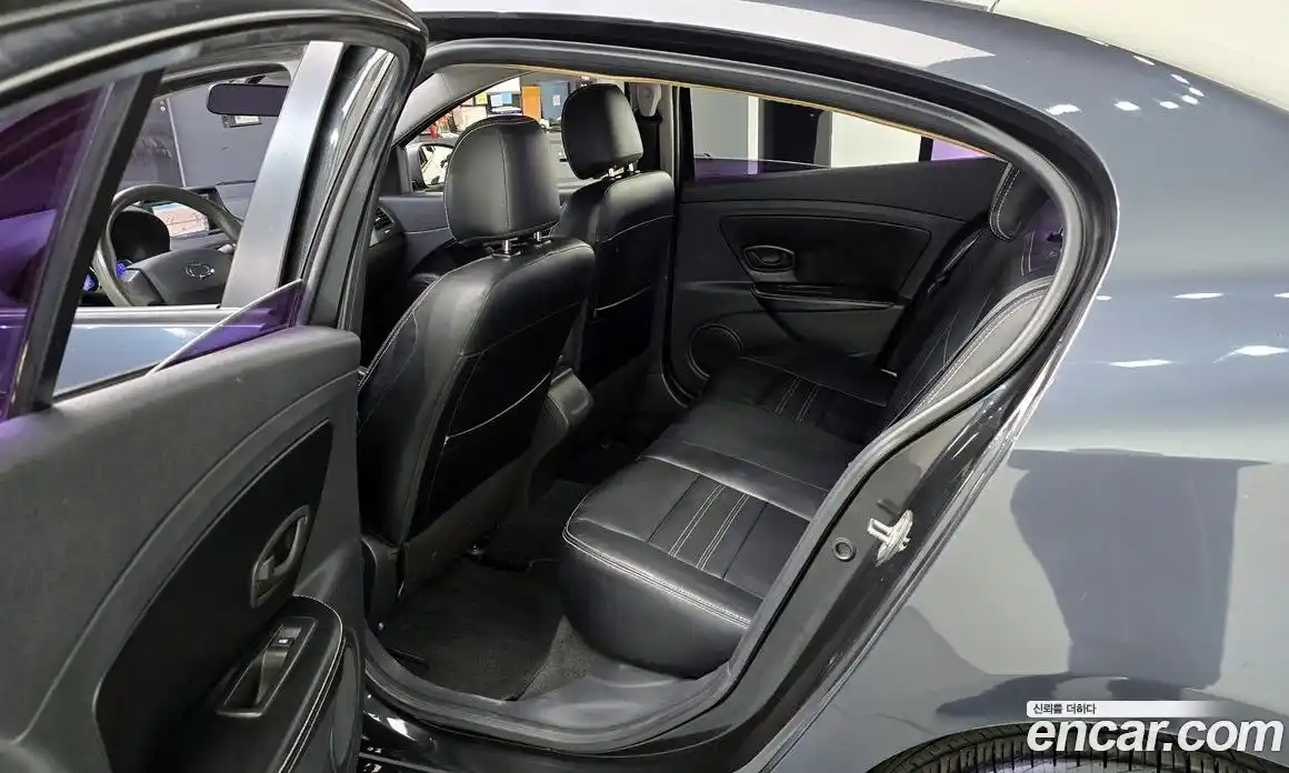 Renault SM3 2015 1.6 гидро в Москве № 1420989, фото 12