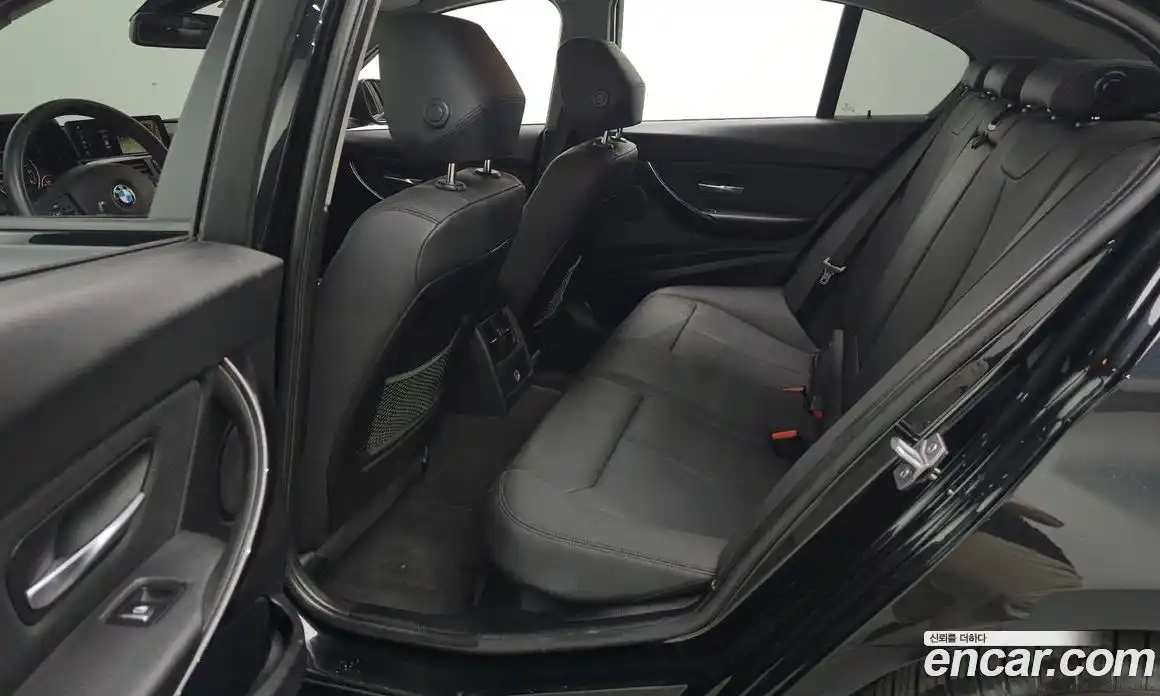 BMW 3-Series 2018 2.0 Автомат в Москве № 1421120, фото 11