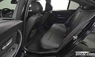 BMW 3-Series 2018 2.0 Автомат в Москве № 1421120, миниатюра 11