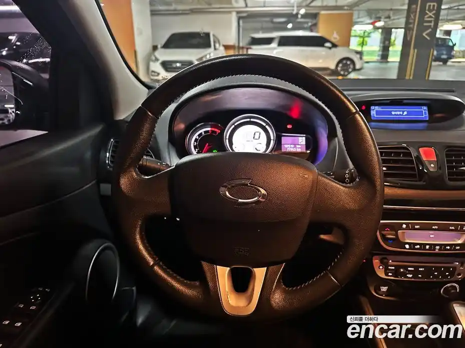 Renault SM3 2015 1.6 вариатор в Москве № 1421470, фото 15