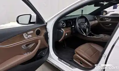 Mercedes-Benz E-Class 2021 2.0 гидро в Москве № 1421828, миниатюра 10