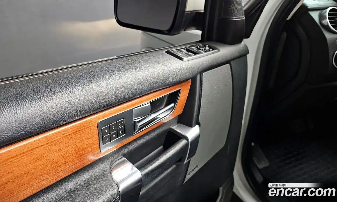Land Rover Discovery 2013 3.0 гидро в Москве № 1423342, фото 13