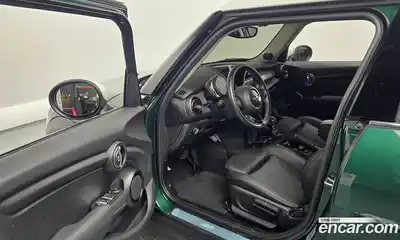 Mini Cooper 2017 1.5 гидро в Москве № 1423792, миниатюра 11