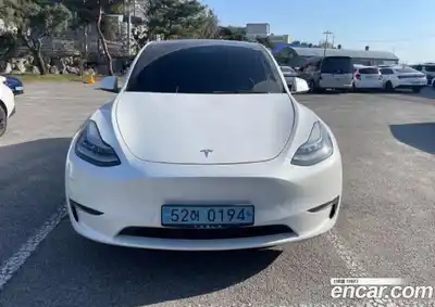 Tesla Model Y, 2022