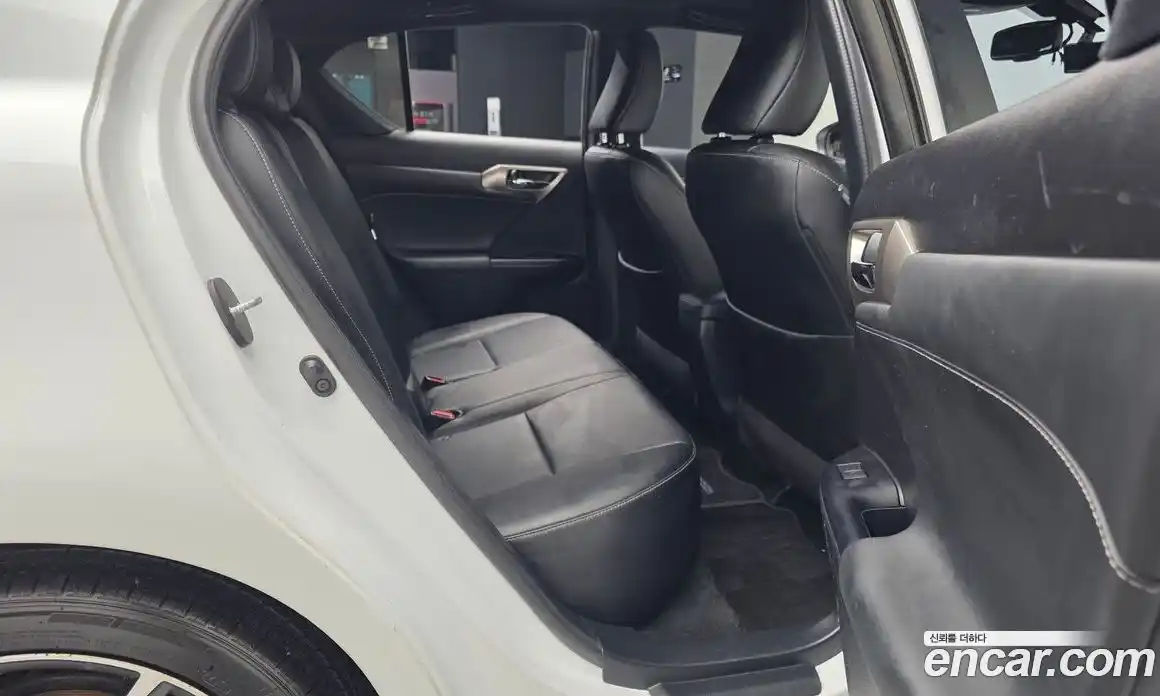 Lexus CT200h 2017 1.8 гидро в Москве № 1423979, фото 12