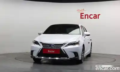 Lexus CT200h 2017 1.8 гидро в Москве № 1423979, миниатюра 3