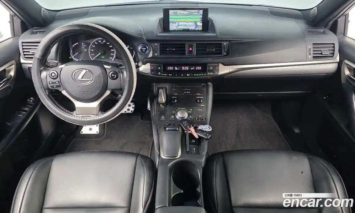 Lexus CT200h 2017 1.8 гидро в Москве № 1423979, фото 7