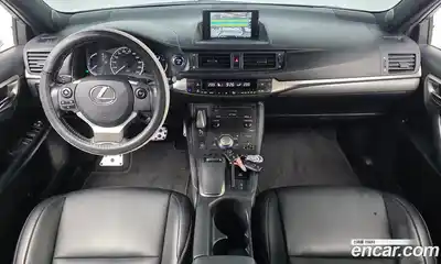 Lexus CT200h 2017 1.8 гидро в Москве № 1423979, миниатюра 7