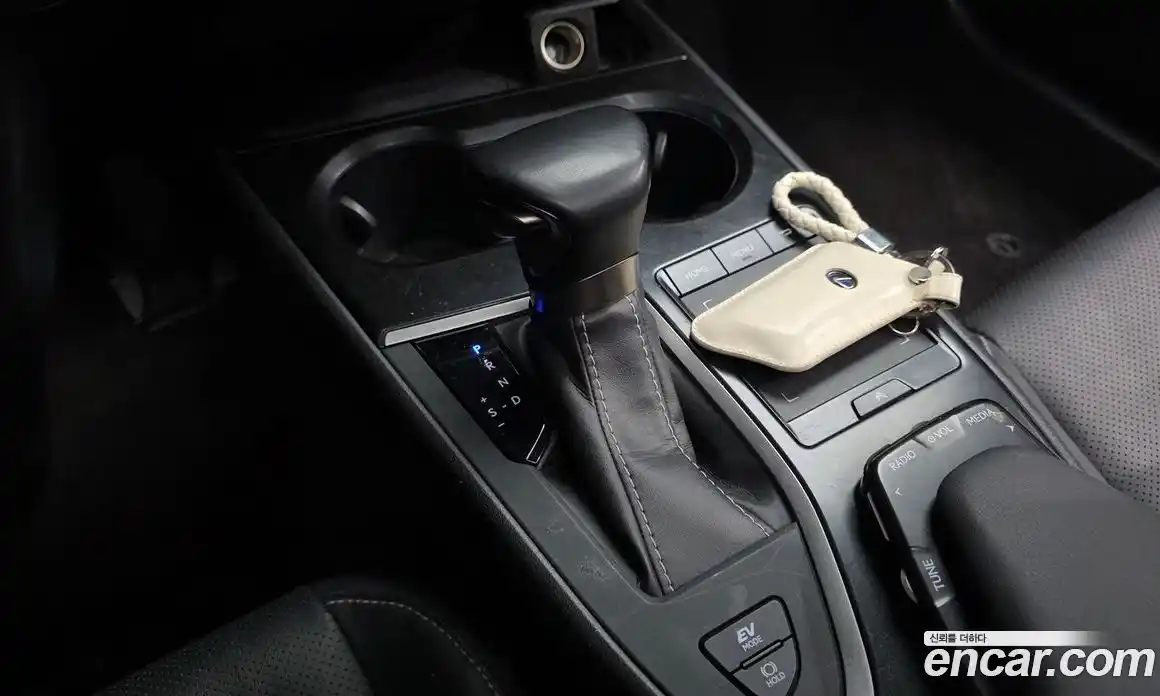 Lexus UX 2020 2.0 гидро в Москве № 1424001, фото 9
