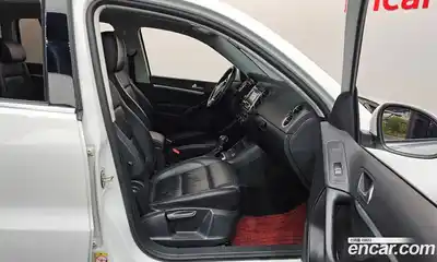 Volkswagen Tiguan 2016 2.0 гидро в Москве № 1424084, миниатюра 11