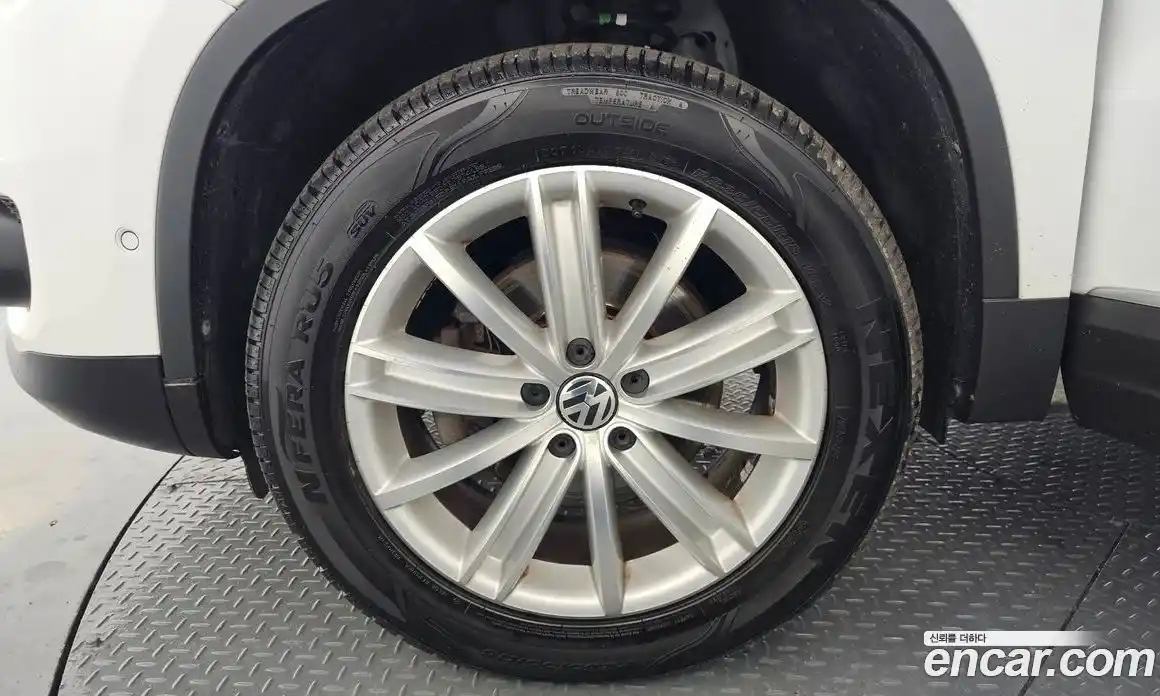Volkswagen Tiguan 2016 2.0 гидро в Москве № 1424084, фото 5