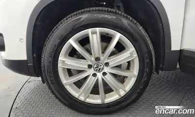Volkswagen Tiguan 2016 2.0 гидро в Москве № 1424084, миниатюра 5