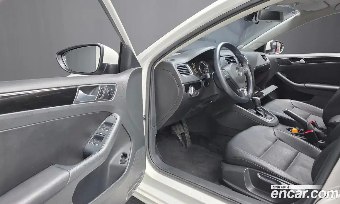 Volkswagen Jetta 2013 2.0 гидро в Москве № 1424117, фото 10