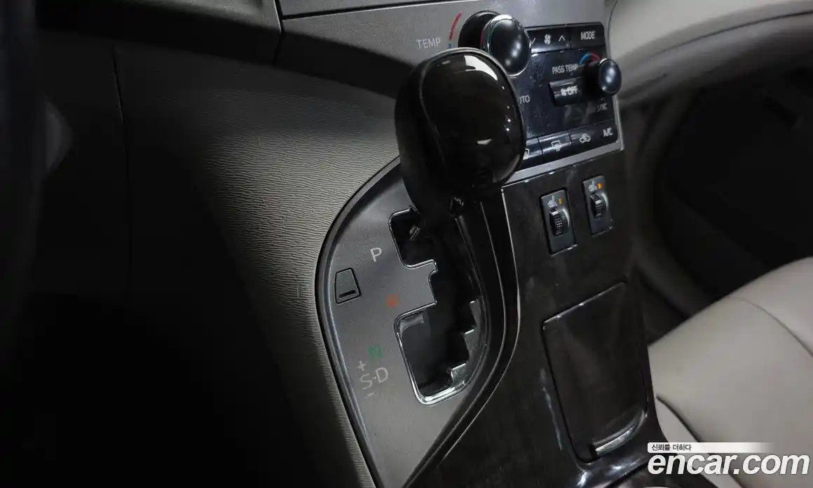 Toyota Venza 2013 3.5 гидро в Москве № 1424526, фото 9