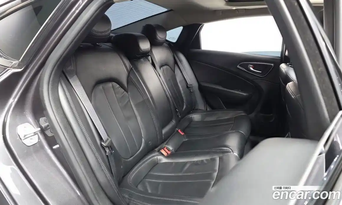 Chrysler 200 2015 2.4 гидро в Москве № 1425016, фото 12