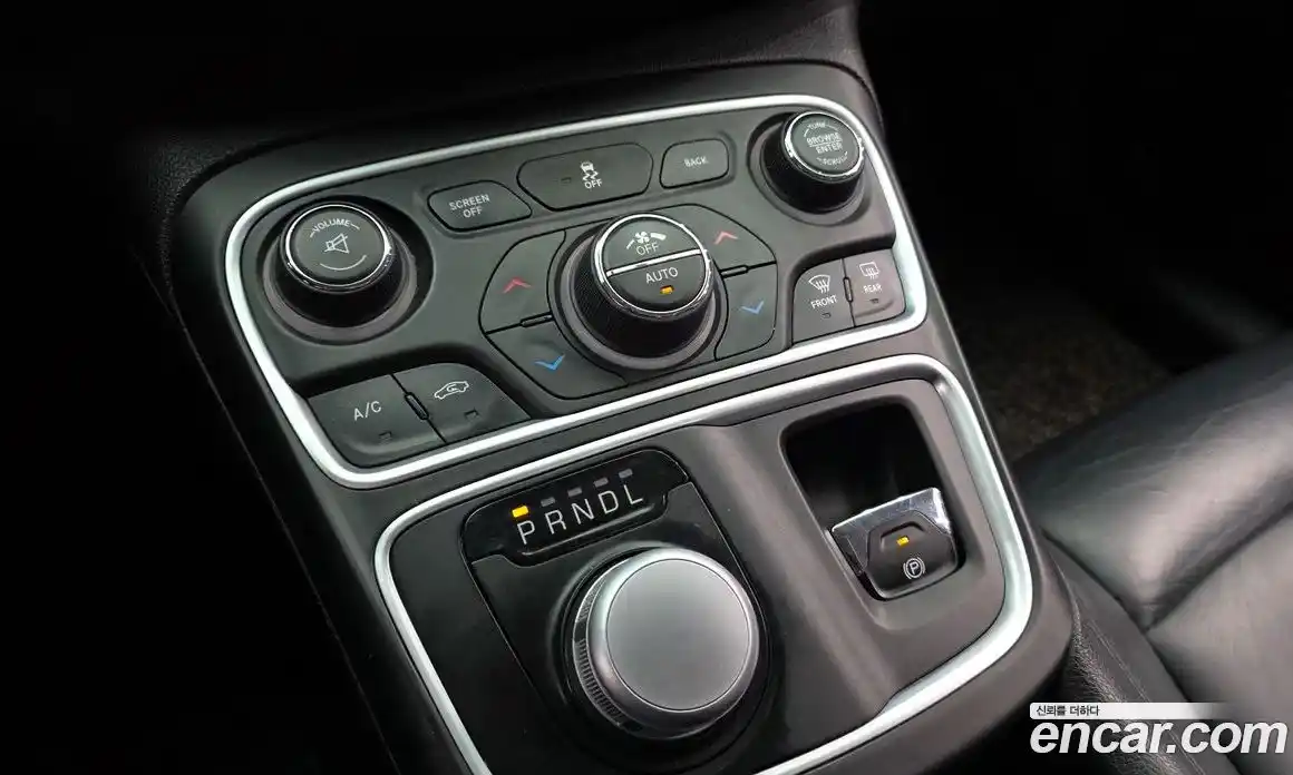 Chrysler 200 2015 2.4 гидро в Москве № 1425016, фото 9