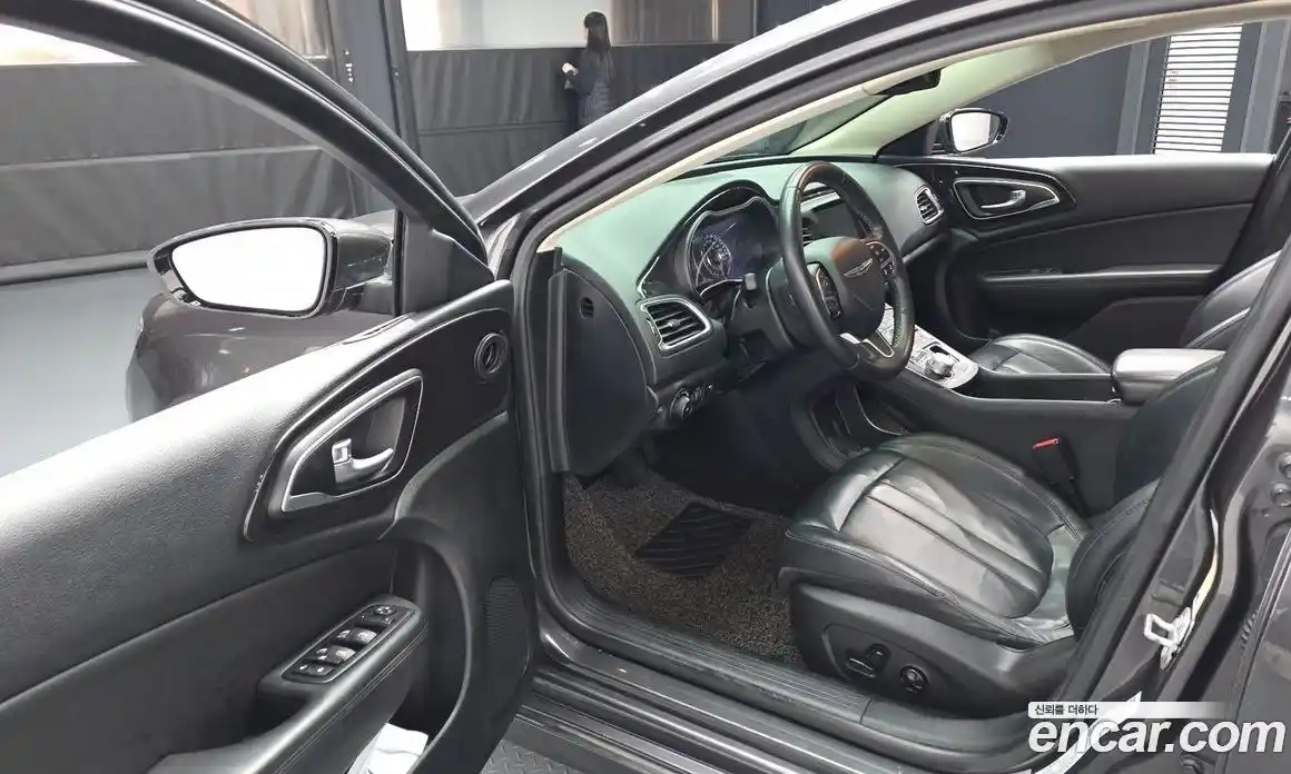 Chrysler 200 2015 2.4 гидро в Москве № 1425016, фото 10