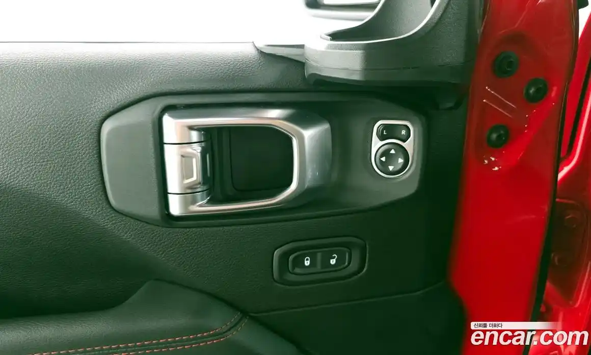 Jeep Wrangler 2020 2.0 гидро в Москве № 169538, фото 13