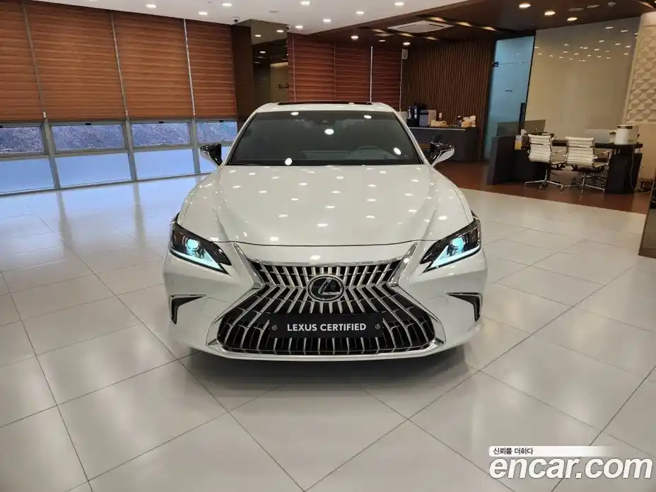 Lexus ES 2025 2.5 вариатор в Москве № 214739, фото 3