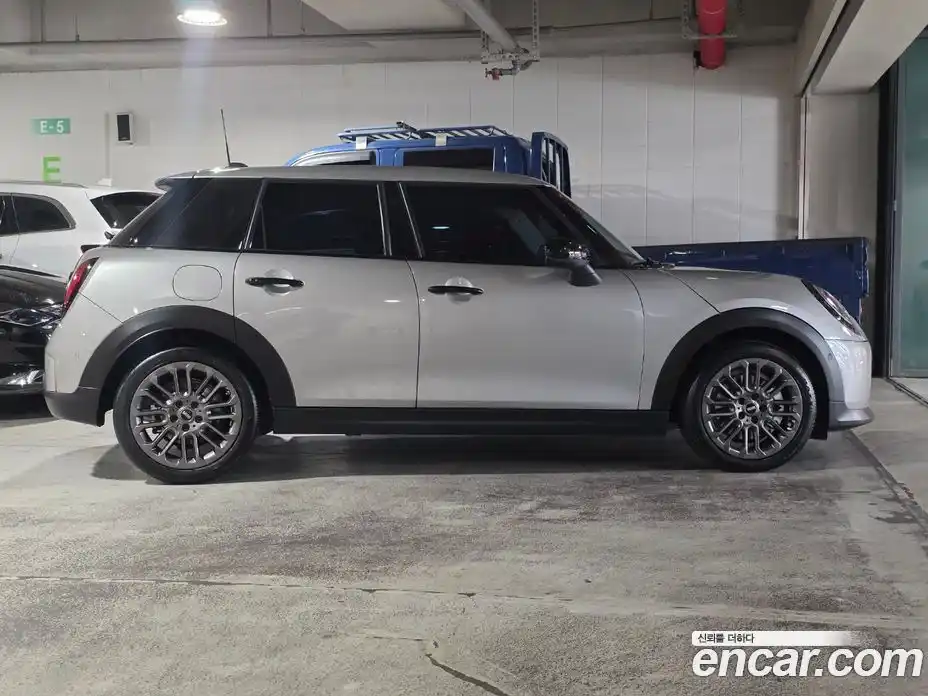 Mini Cooper 2025 2.0 гидро в Москве № 861682, фото 19