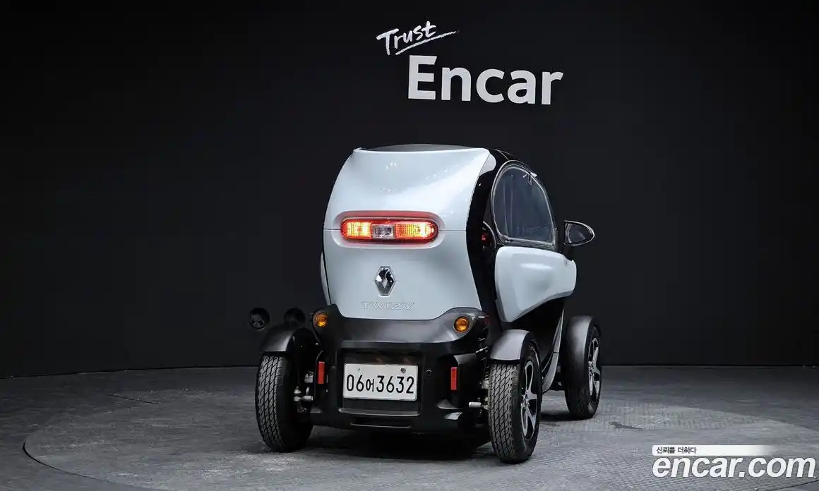 Renault Twizy 2017 0.1 гидро в Москве № 1402156, фото 4