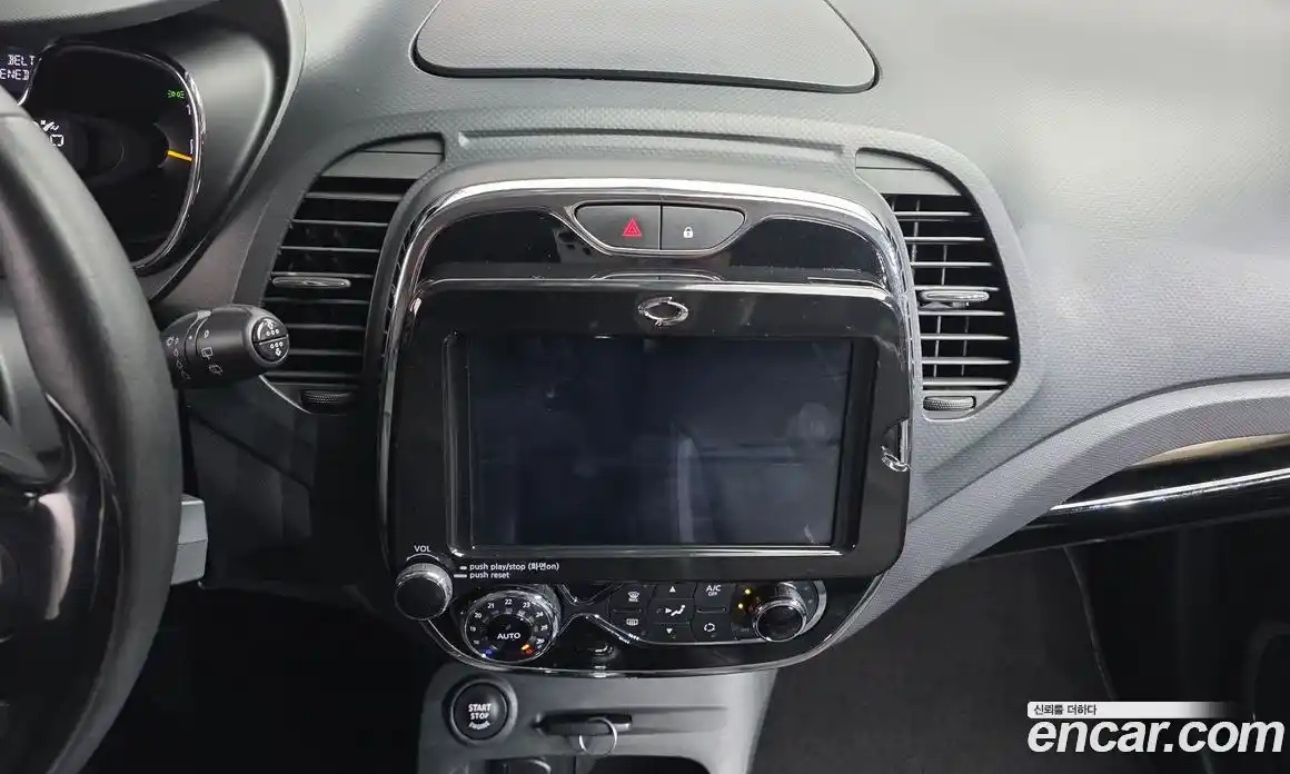 Renault QM3 2016 1.5 гидро в Москве № 1402803, фото 17