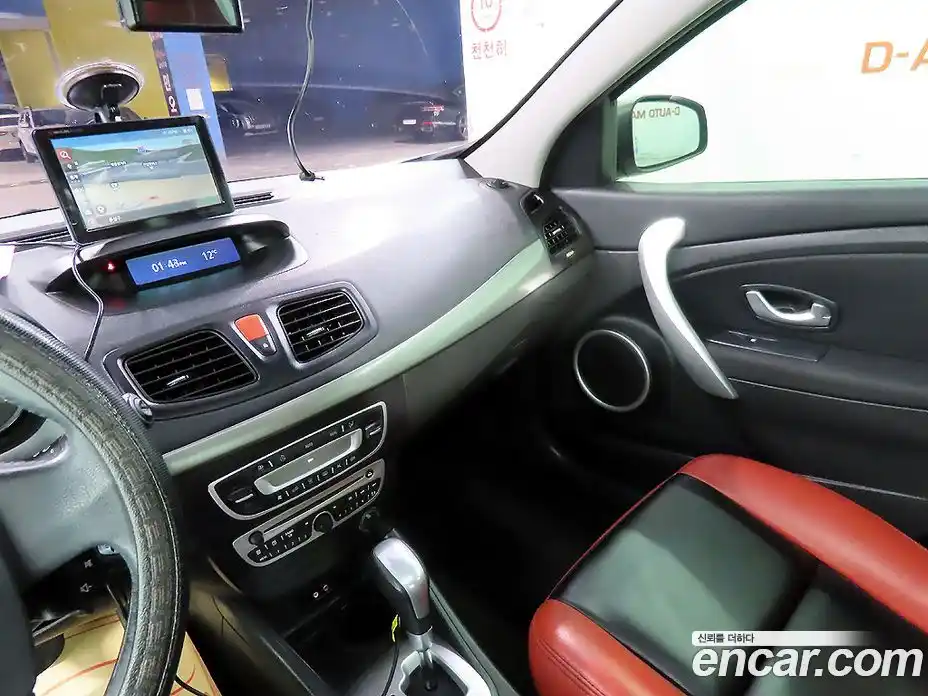 Renault SM3 2010 1.6 гидро в Москве № 1402907, фото 17