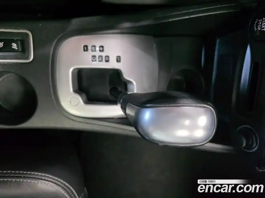 Renault SM3 2014 1.6 гидро в Москве № 1403166, фото 9