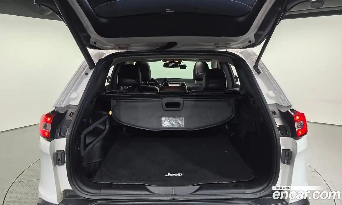 Jeep Cherokee 2018 2.2 гидро в Москве № 1405872, фото 20