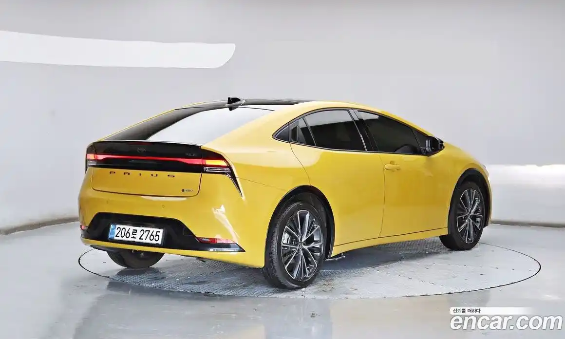 Toyota Prius 2024 2.0 вариатор в Москве № 1405993, фото 3