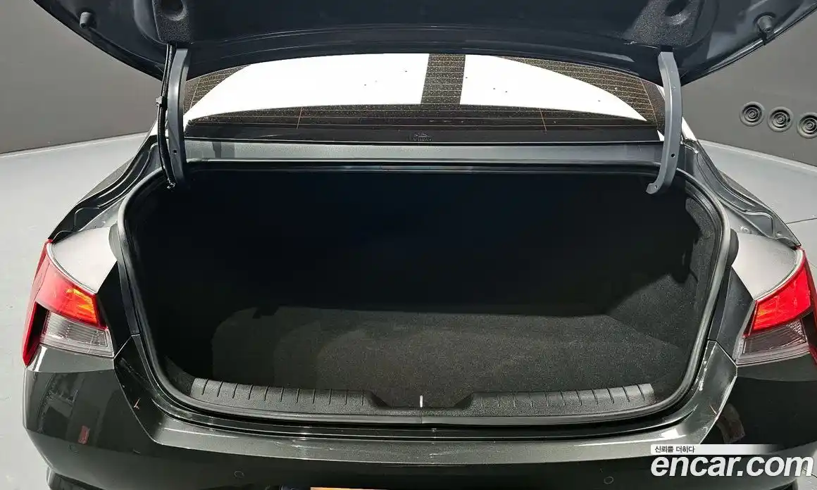 Hyundai Avante 2021 1.6 Автомат в Москве № 1417465, фото 20