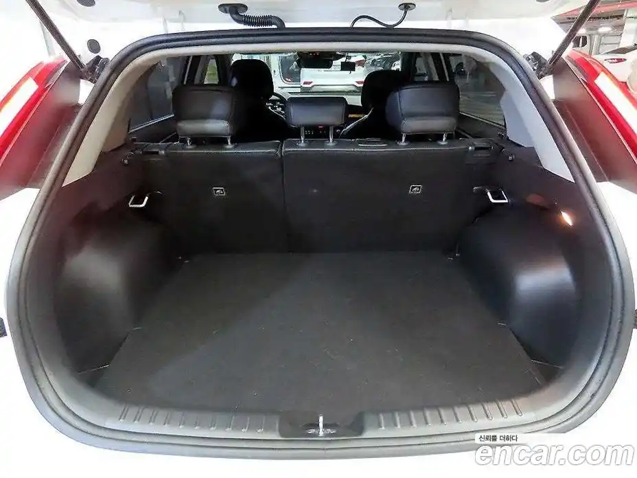Kia Niro 2023 1.6 гидро в Москве № 1418257, фото 17