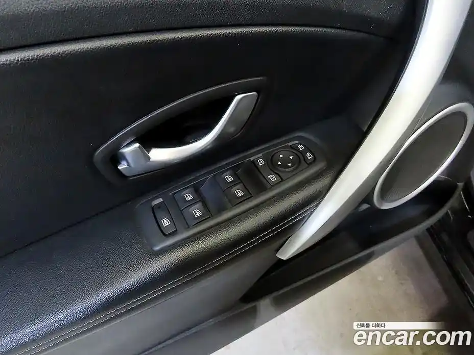 Renault SM3 2009 1.6 гидро в Москве № 1421330, фото 13