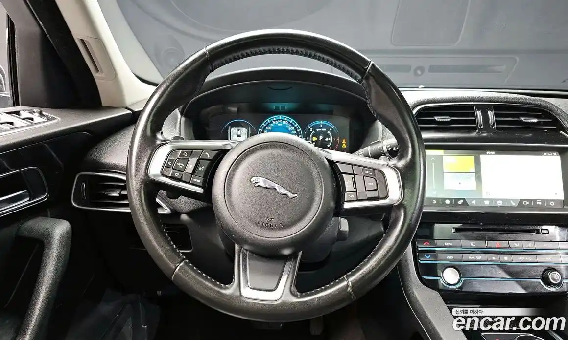 Jaguar F-Pace 2018 2.0 гидро в Москве № 1422706, фото 12