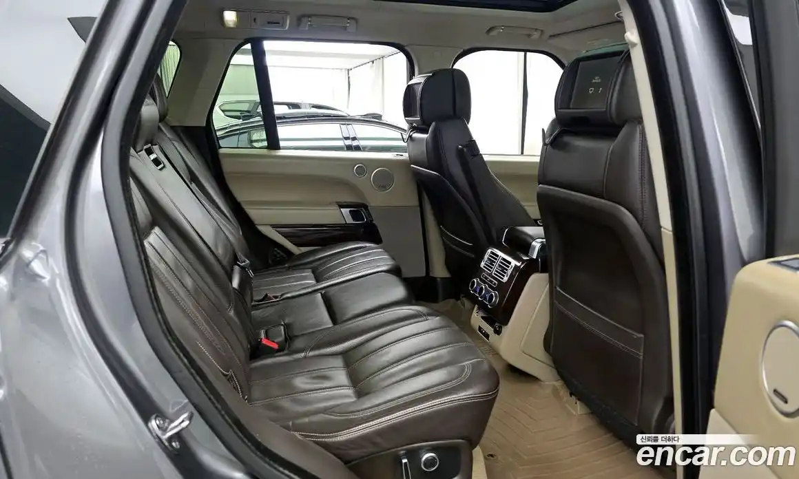 Land Rover Range-Rover 2015 4.4 гидро в Москве № 1423377, фото 11