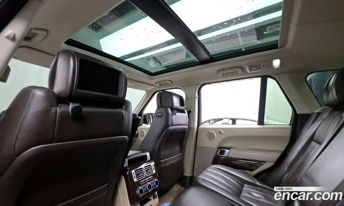 Land Rover Range-Rover 2015 4.4 гидро в Москве № 1423377, фото 18