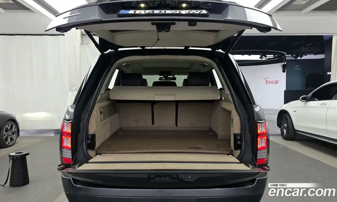 Land Rover Range-Rover 2015 4.4 гидро в Москве № 1423377, фото 20